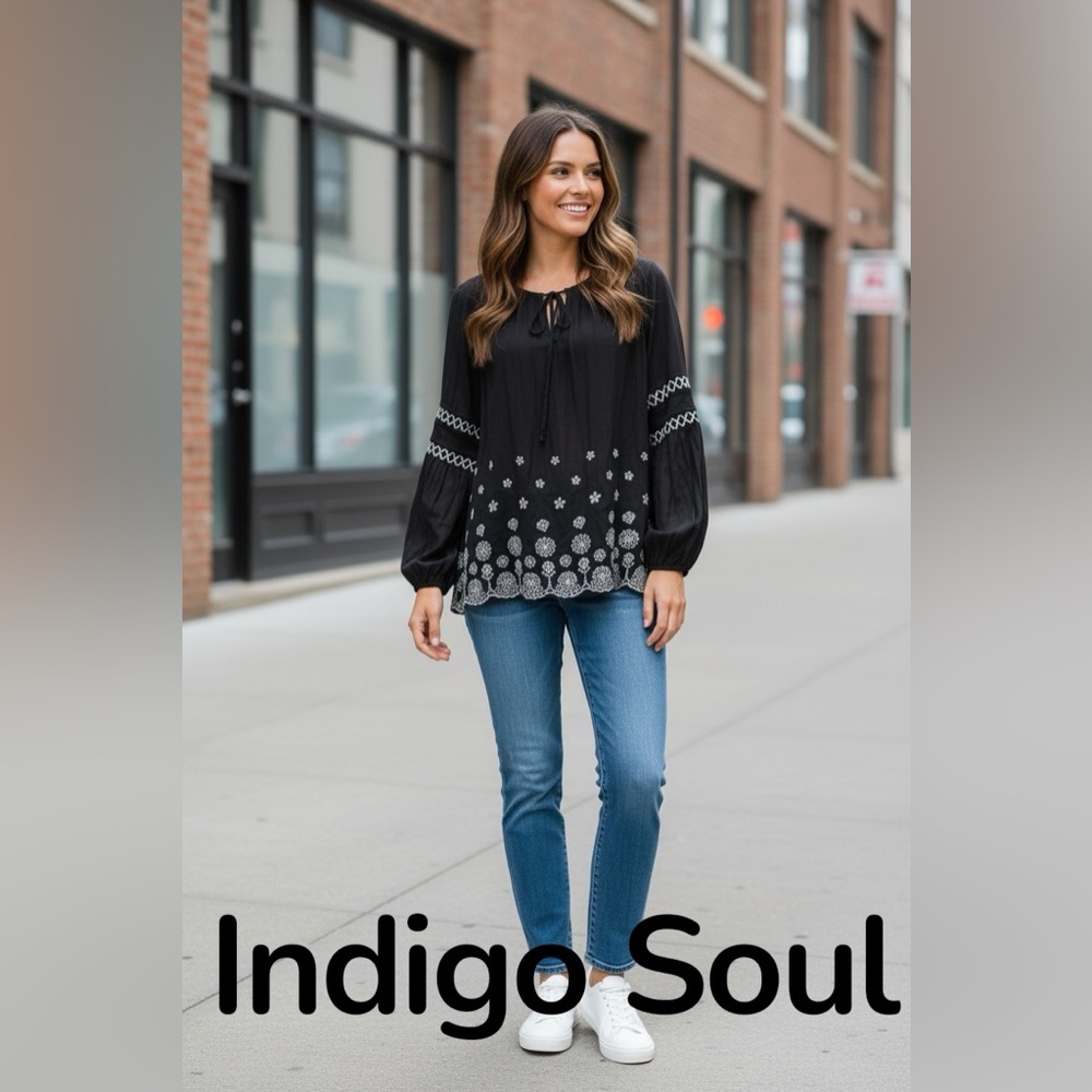 Indigo Soul Gary/Black Blouse with White Details